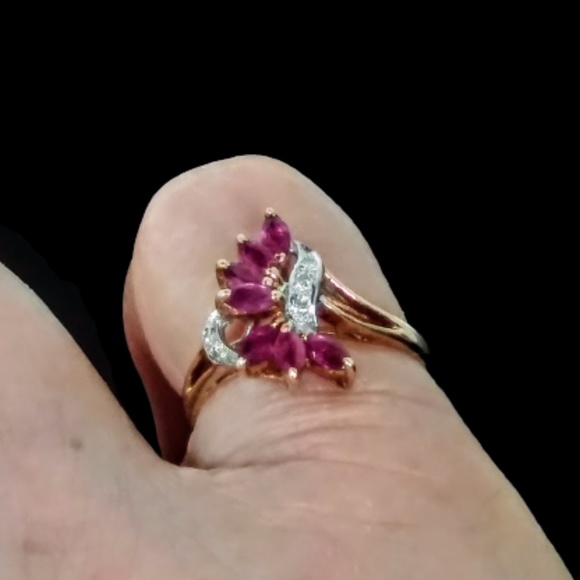 Rubies & Diamonds Ring Sz 6-1/2 🎉3X Host Pick🎉 - Picture 6 of 13